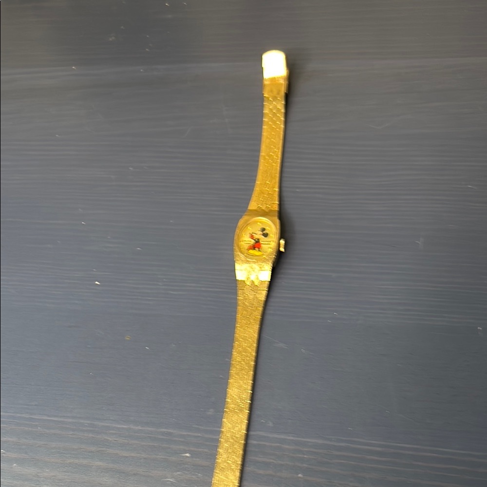 VINTAGE HELBROS MICKEY MOUSE LADIES WRISTWATCH 17 JEWEL SWISS MADE - Picture 2 of 3